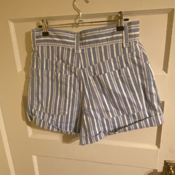 Urban Outfitters High Waisted Shorts - Picture 2 of 3